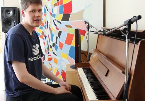 Home recording of an acoustic piano using two SM-57 mics. Home recording of an acoustic piano using two SM-57 mics.